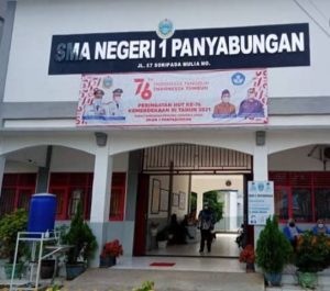 Awak Media Pertanyakan Penggunaan Dana BOS SMA N 1 Panyabungan