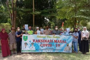 Kapolres Madina Bersama Camat Panyabungan Barat Pantau Vaksinasi Massal Dosis II