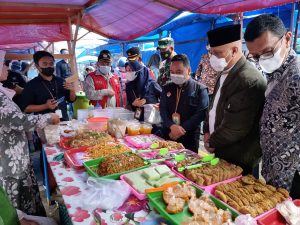 Pastikan Konsumen Aman, Bupati Shabela Awasi Penyedia Panganan Berbuka