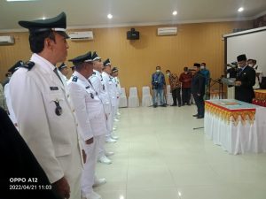 Bupati Bireuen Lantik 14 Keuchik : Kepala Desa Garda Terdepan Seluruh Stakeholder di Gampong
