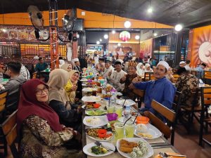 Pererat Silaturrahim di Penghujung Ramadhan, Kamad Bukber di Rumoh Kupi Atjeh