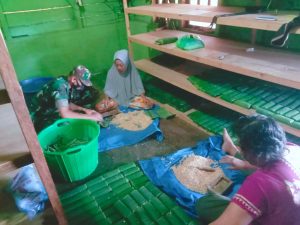 Pengrajin Tempe di Desa Rema Tue Didampingi Babinsa