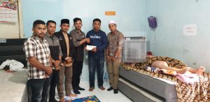 Gerakan Ormas Paya Bakong, Menyerahkan Bantuan Donasi Kepada Hasni Penderita Penyakit Tumor Tulang