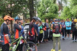 Ramaikan HUT Bhayangkara ke-76, Dandim Dan Danyon Ajak Kapolres Kapolres Langsa Bersepeda Santai