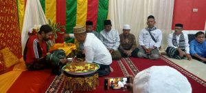 Jelang Ke Tanah Suci, Tgk H Muzakir Manaf “Dipeusijuek” Tokoh Masyarakat Pidie