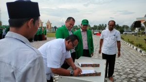 Fauzi Yusuf Lepas 302 Mahasiswa Unimal KKN di Pirak Timu dan Paya Bakong