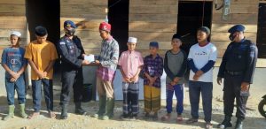Brimob Kompi 2 Batalyon B Pelopor Satbrimob Polda Aceh Berikan Bantuan di Pondok Pesantren Qamarul Huda Kec. Seruway Kab. Aceh Tamiang