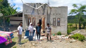 Angin Kencang Rusak Rumah Warga Dan Robohkan Tiang Listrik Di Pidie