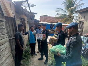 Brimob Kompi 2 Batalyon B Pelopor Berbagi Di Kecamatan Pemko Langsa