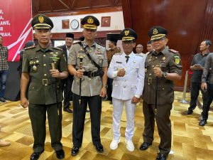 Peduli Dengan Anak Anggota Yang Sedang Sakit, Dandim 0104/Atim Sambangi ke UGD RSUD ZA