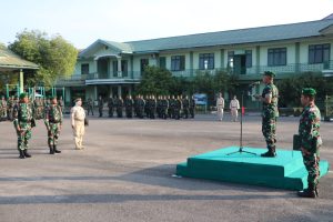 Tumbuhkan Kedisiplinan Prajurit, Kodim 0104/Atim Gelar Upacara 17-an