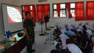 Danramil 02/Langsa Kota, Berikan Materi Wasbang, Ke Siswa/i, SMKN 1 Langsa.