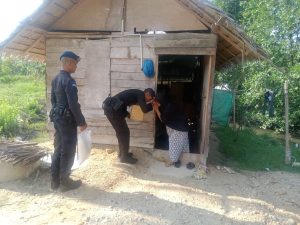 Dalam Rangaka HUT RI ke- 77 Tahun Brimob Kompi 2 Batalyon B Pelopor Satbrimob Polda Aceh Berikan Bantuan