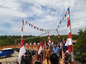 Peringati HUT- RI Ke 77 Brimob Kompi 2 Batalion B Pelopor Kibarkan Bendera Raksasa