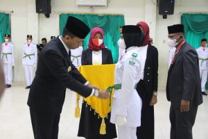 Pj. Bupati Bireuen Dr Aulia Sofyan Melakukan Pengukuhan 35 Anggota Paskibraka