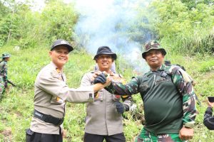 Musnahkan Ladang Ganja Di Tangse, Kapolres Pidie Terjun Langsung Ke Lokasi