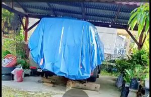 Empat Roda Meninggalkan Mobil di Tengah Malam