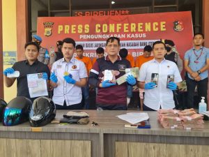 Polisi Ciduk Perampok Nasabah Bank