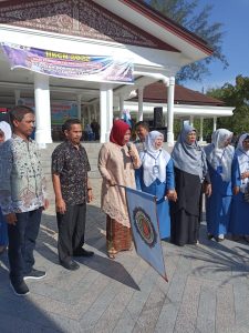 Kadisdikbud Langsa Lepas Ratusan Peserta Pawai Alegoris