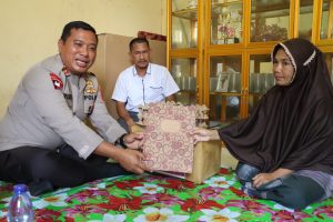Peduli Sesama, Kapolres Aceh Utara Kunjungi Penderita Sakit Menahun