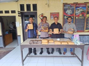 Sat Narkoba Polres Pidie Amankan BB 10 Bal Paket Ganja
