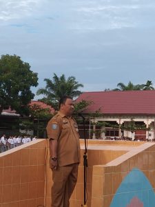 Kakesbangpol Pembina Upacara di SMK Negeri 2 Langsa