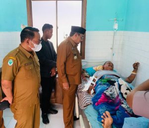 Pj. Wali Kota Langsa Jenguk Korban gunung Salak di RS Arun dan RSUD Langsa