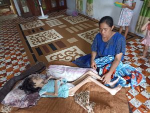 Terbaring lemah tak berdaya, Ayatul Aula harapkan bantuan