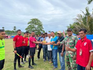 AKBP H Nazaruddin Buka Semi Open Turnamen Sepakbola HUT Ke-1 Blang Putek FC