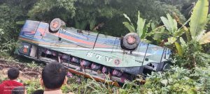 Bus Pembawa Rombongan Santri Musthafawiyah Masuk Jurang, 1 Orang Meninggal Dunia