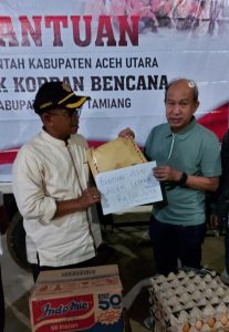 Mursil, SH, M.Kn Terima Bantuan Banjir Dari Pemerintah Kabupaten Aceh Utara