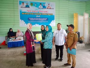 Ketua TP PKK Tapsel Kunjungi Kecamatan Angkola Sangkunur Desa Binaan Tertib Administrasi