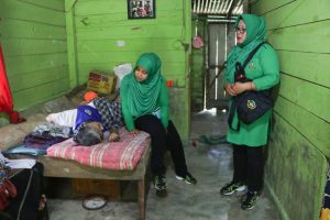 Jum’at Berkah, Persit KCK Cab.XXI Dim 0104 Atim Saling Berbagi