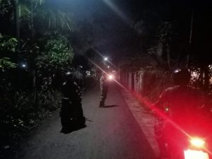 Ciptakan Rasa Nyaman Dan Kondusif H+1 Milad GAM, Babinsa Ramil 02/Lgs Laksanakan Patroli di Wilayah Binaan