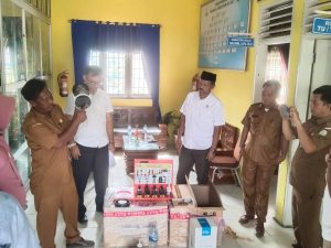 SMA Negeri 1 Agara Dapat Bantuan 4 Init Alat Peraga Kimia Tenaga Garam Listrik, Aspirasi DPRA Hanura Junedi
