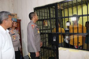 PASTIKAN TAHANAN BAIK-BAIK SAJA, KAPOLRES MADINA SIDAK KE SEL
