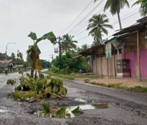 Jalan Lintas Sumatra Di Kawasan Aceh Timur, Berlobang dan Berkubang