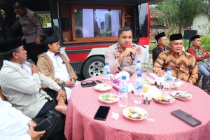 Kapolres Agara Tampung Keluh Kesah Masyarakat Dalam Suasana Jum’at Curhat