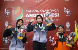 PORA XIV Pidie 2022, Putri Aceh Besar, Aceh Timur Dan Aceh Jaya Raih Emas Angkat Besi Kelas 45, 49 dan 55 Kg
