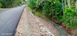Masyarakat Puluhan Tahun Menunggu Jalan Aspal, Diduga Proyek Toke Siluman Pengaspalan dan Tanggul Asal Jadi
