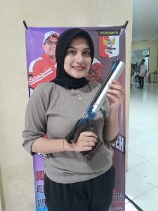 Top Medal, Derly Amelya Putri, Peraih 5 Mendali Emas, Menembak Pora XIV