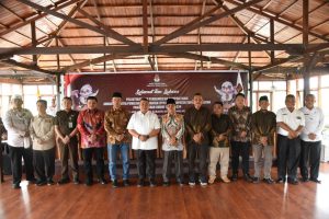 Pesan Bupati Dolly ke PPK : Jaga Legitimasi Pesta Demokrasi, Layani Sepenuh Hati, dan Bimbing Masyarakat Dengan Baik