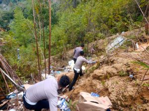 Diduga Rem Blong, L 300 Masuk Jurang, Satu Meninggal Dunia