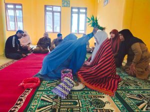 Hadiah Dari Disdik Aceh, Ibu Aguswati Gulo, M. Pd Berangkat Umroh