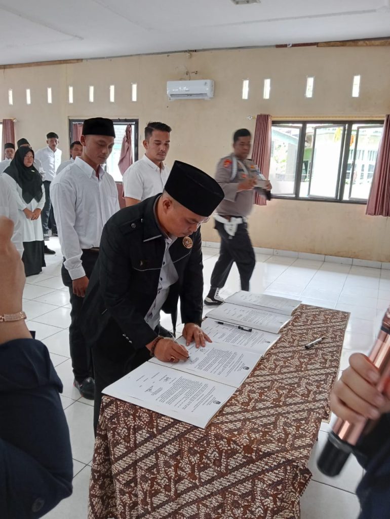 204 Anggota PPS Pemilu 2024 Di Lima Kecamatan Dilantik Dan Diambil Sumpah