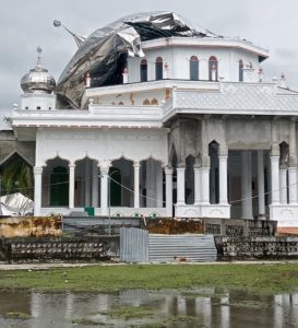 Angin Kencang Di Pidie Terpa Masjid dan Rumah Warga