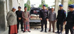 Brimob Kompi 2 Batalyon B Pelopor Polda Aceh Salurkan Bantuan Ke Masjid Gampong Aramiyah