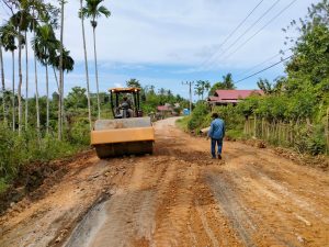 Medco dan BPMA Bantu Perbaiki Jalan Rusak di Indra Makmu