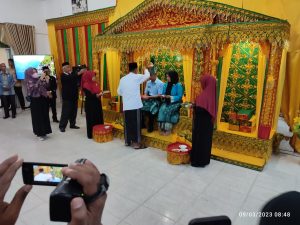 Kunjungan ke Langsa, Kepala BNN Aceh Peusijuk di Pendopo Langsa
