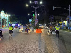 Polisi Siaga, Amankan Pelaksanaan Shalat Tarawih di Sejumlah Masjid